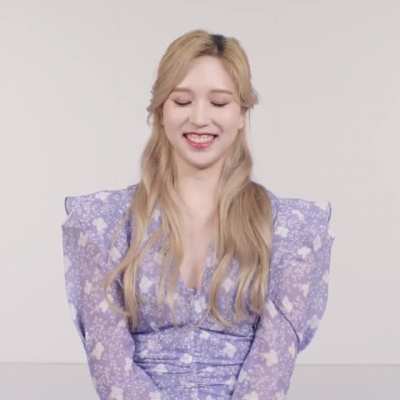 210121 - Mina approves