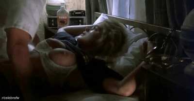 Erika Eleniak 
