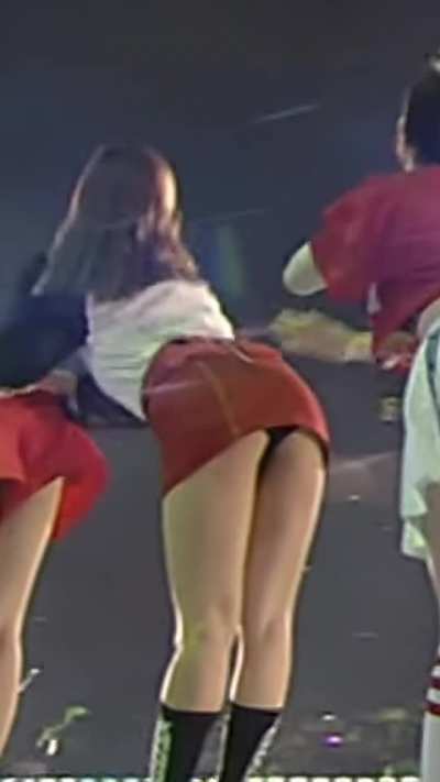 👀