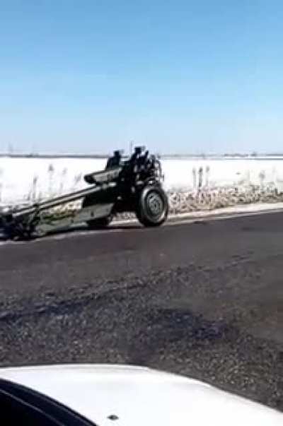 👹The Russian army lost a howitzer on the way to the training ground.
