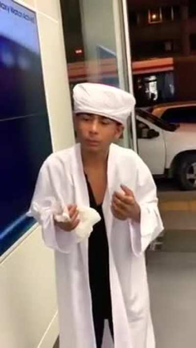 imam kıyafeti çalan balici çocuk