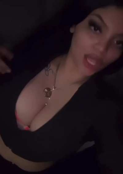 G.M delicious Cleavage