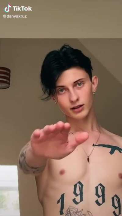 I literally died when his face started zooming in