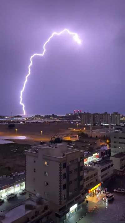 Sharjah, United Arab Emirates 🌩️
