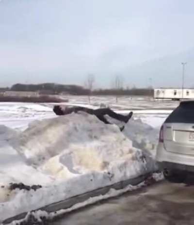 Не, ну а чо, снег-то мягкий. В теории.