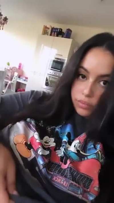 Some Arab tits to spice up your feed