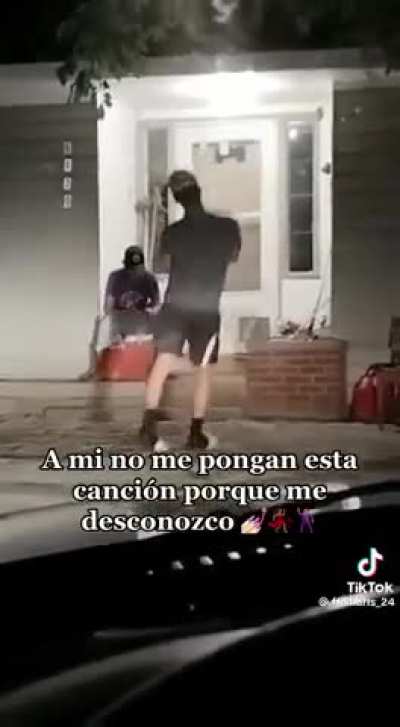 Yo despues de dos Cawamas de Tecate Light<wbr>...🤣🤣