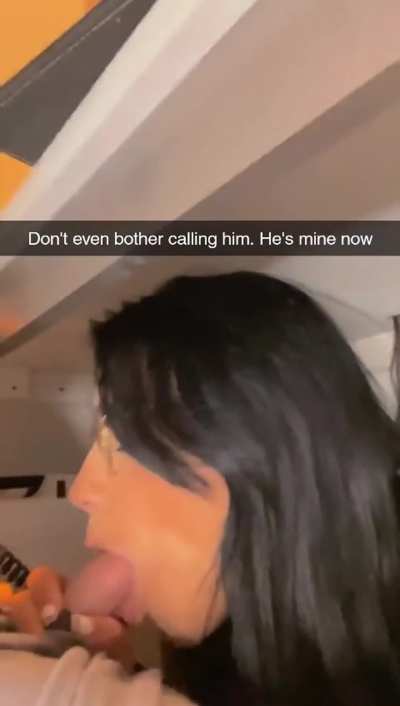 Encontre este video en el celular de la amiga de mi esposo. Ella cumple las fantacias que yo no logro darle. I found this video on my husband's friend's cell phone. She fulfills the fantasies that I cannot give him.