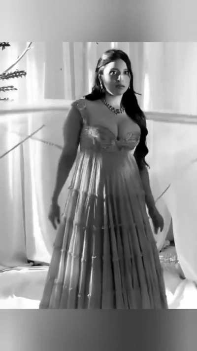 Mannara Chopra 