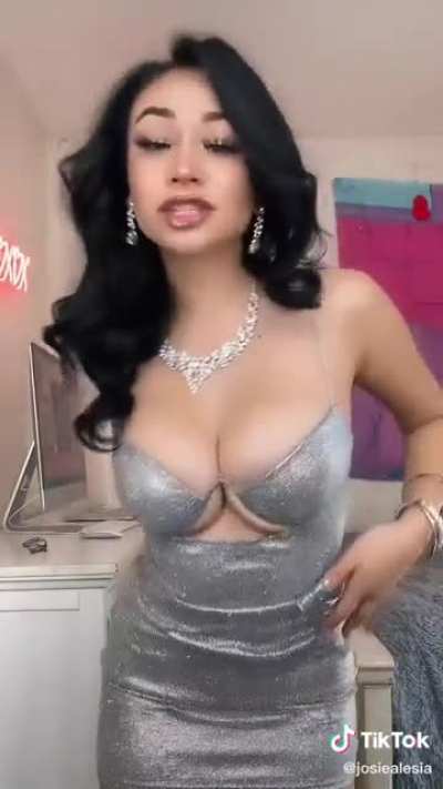 Give it up for the bday thot Josie Alesia 18yo 🎂🥳👏🏽