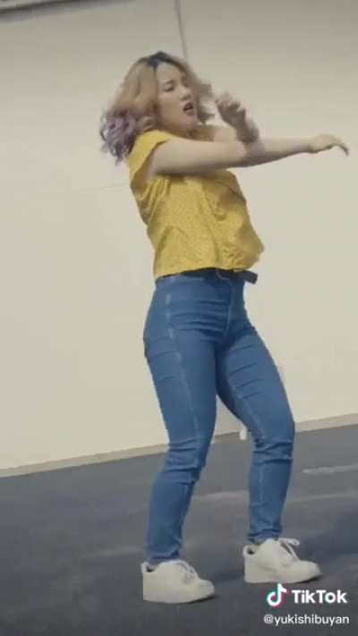 This Japanese dancer's insane precision