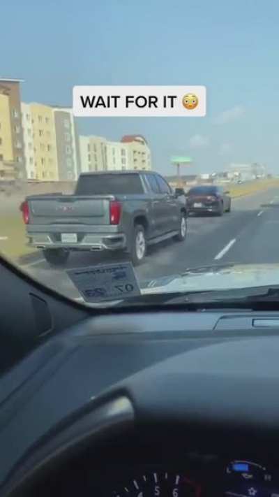 Impatient asshole gets instant karma