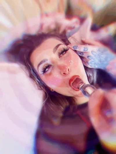 Sucking turns my brain to pink fluffy cotton candy<wbr>🧠😵‍💫