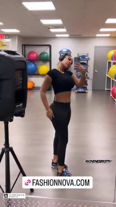 Workout with Kitty