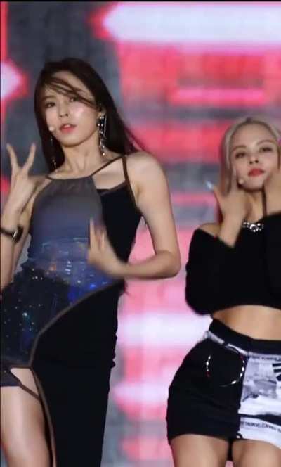 CLC - Seung<wbr>yeon/<wbr>Elkie