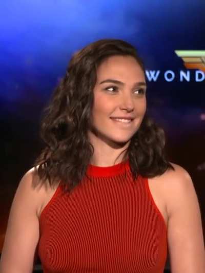 Gal Gadot lip bite
