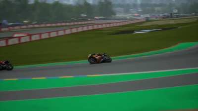 Last lap battle with MM93!
