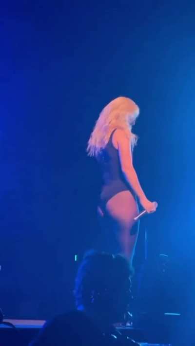 Lorde on stage