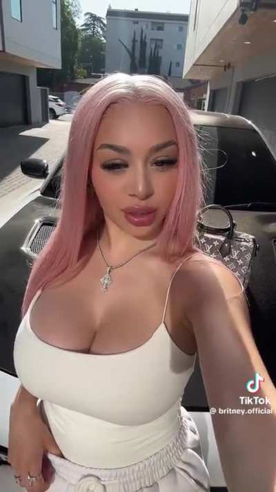 @brit<wbr>ney.o<wbr>ffici<wbr>al