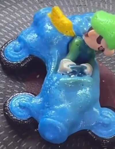 Luigi burns in h*ll