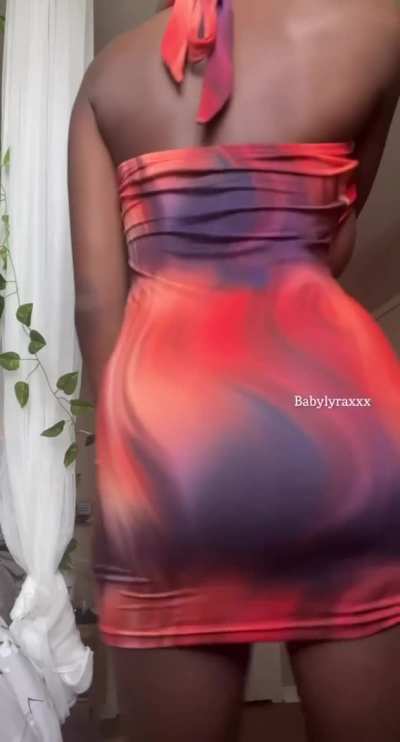 How do you like my easy access dress?🌹