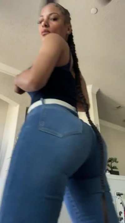 Damn Girl How You Fit Alladat In Dem Jeans