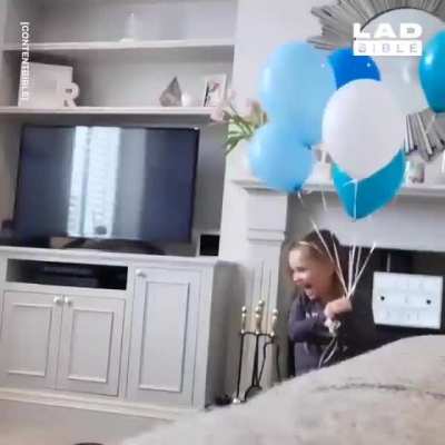 Daughter, wait me shower confetti