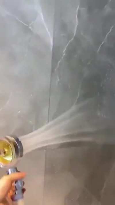 Propeller driven shower head (showery.com)