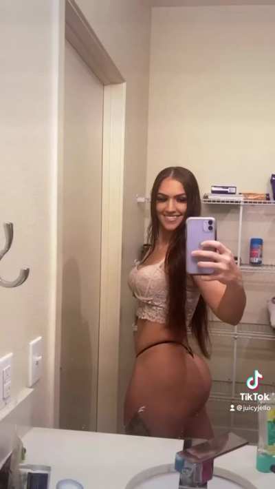 Abs and Glutes (F28) Am I your type?