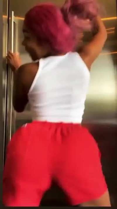 Twerk 🍑🩳