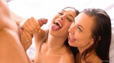 Riley & Aidra Cranking Cock ✊🍆💦