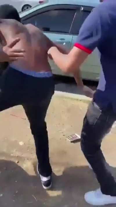 Rollin 100s members making fun of the Raymond Crip who got violated by the Verz.