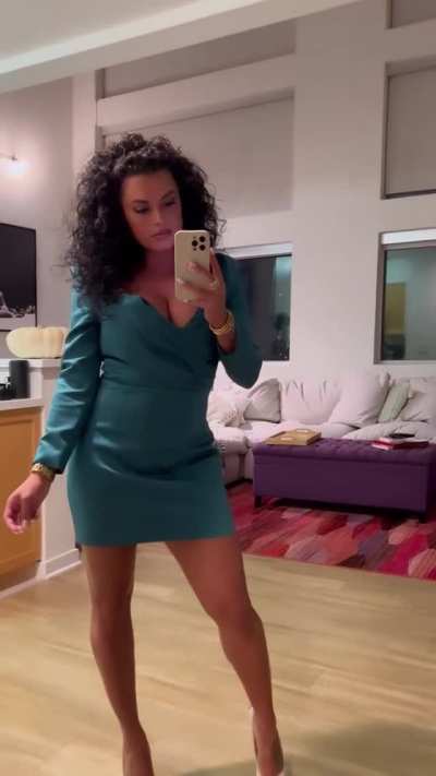 ✌🏽👗
