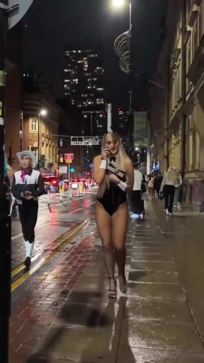 Manchester Halloween Nightlife : Capturing the magic of the Halloween night! Nightlife in Manchester United Kingdom After Midnight: Walking Tour through the Streets of Manchester #nightlife #sing<wbr>lelad<wbr>iesni<wbr>ght #manc<wbr>heste<wbr>rnigh<wbr>tlife #aftermidnight #uknightli