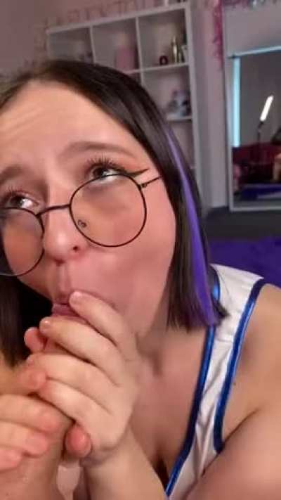 omg I love the way cum feels on my tongue