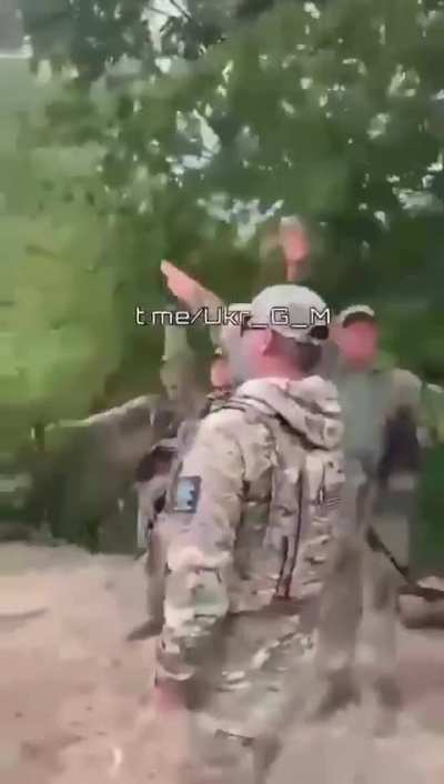 RU POV: Ukrainian soldiers again filmed themselves doing the Nazi salute 
