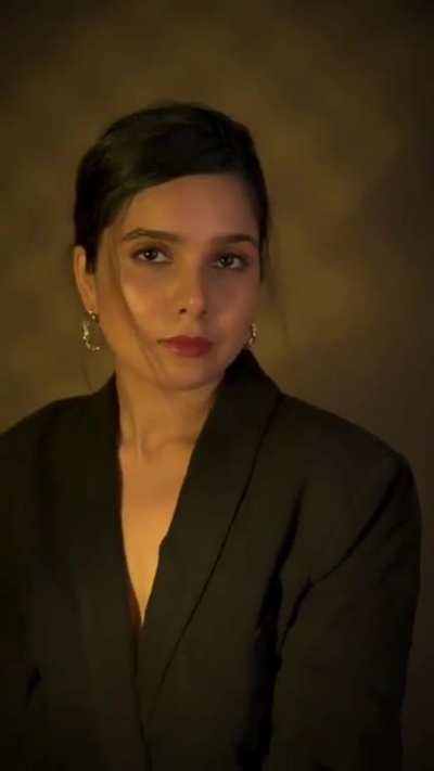 Rashmi agdekar photoshoot video, just can't control after seeing that beautiful face, and that side boob tease because she is just wearing a blazer nothing else , no bra or anything 🥵