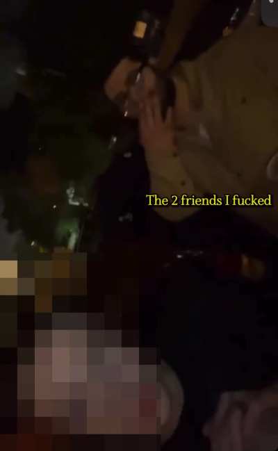 2 white chicks that are best friends