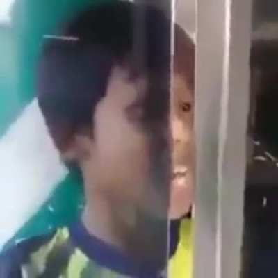 :v
