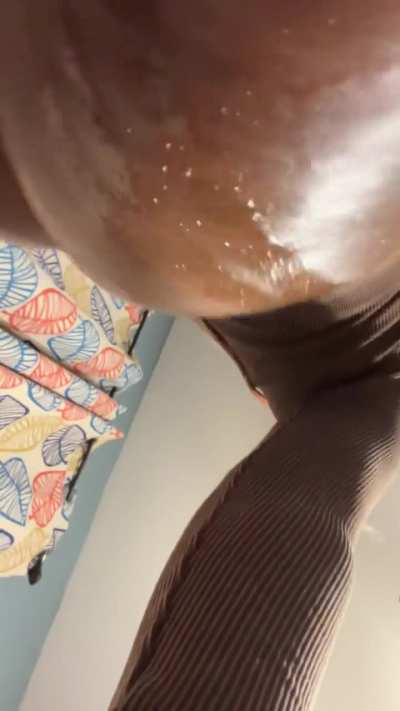 Oily booty