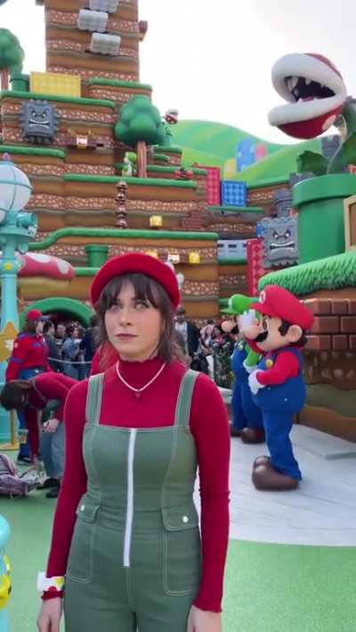 Excited to be at Super Nintendo World - Credit @AyyTrae