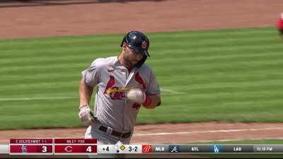 [Highlight] Paul Goldschmidt hits the Toyota sign for his second homer of the game. Not sure if a Reds fan still wins the Tundra if its not a Red who hits it.