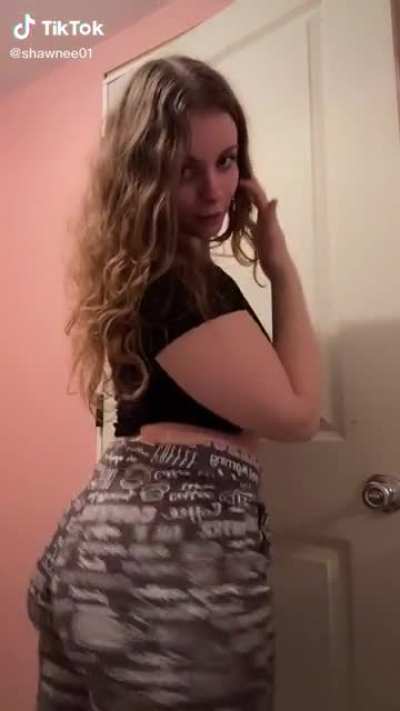 Soft & Jiggly No.475 😍🍑