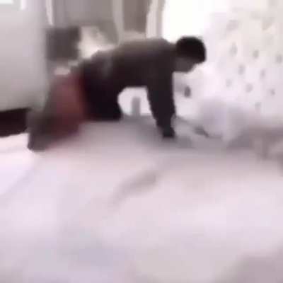 ⠀
