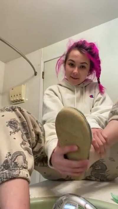Feet / Soles