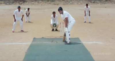Glenn Maxwell woke up today and chose violence 