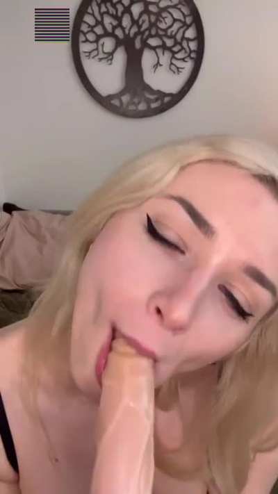 $6.5/mo OnlyFans - Let’s stroke off together & see who busts first 🤭