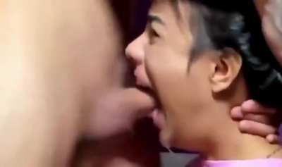 Pushing Her Throat Boundaries