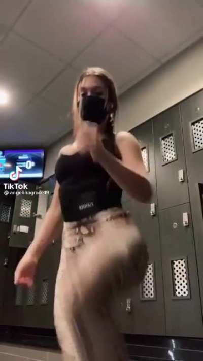 Shakin’ that cake