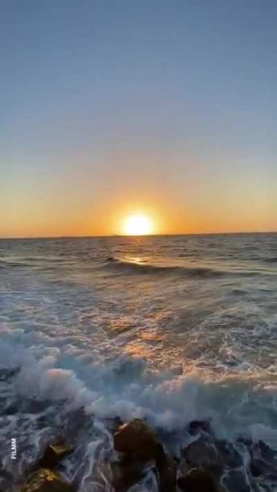 Sunset now from Jeddah’s corniche, how beautiful!
